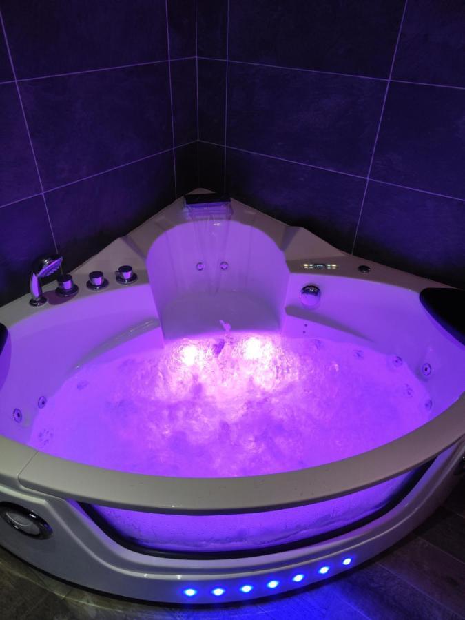 Loveroomxspa Bourg-Saint-Christophe Eksteriør bilde