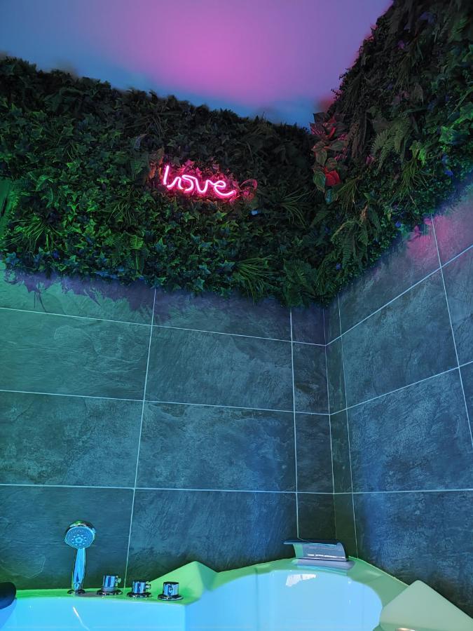 Loveroomxspa Bourg-Saint-Christophe Eksteriør bilde
