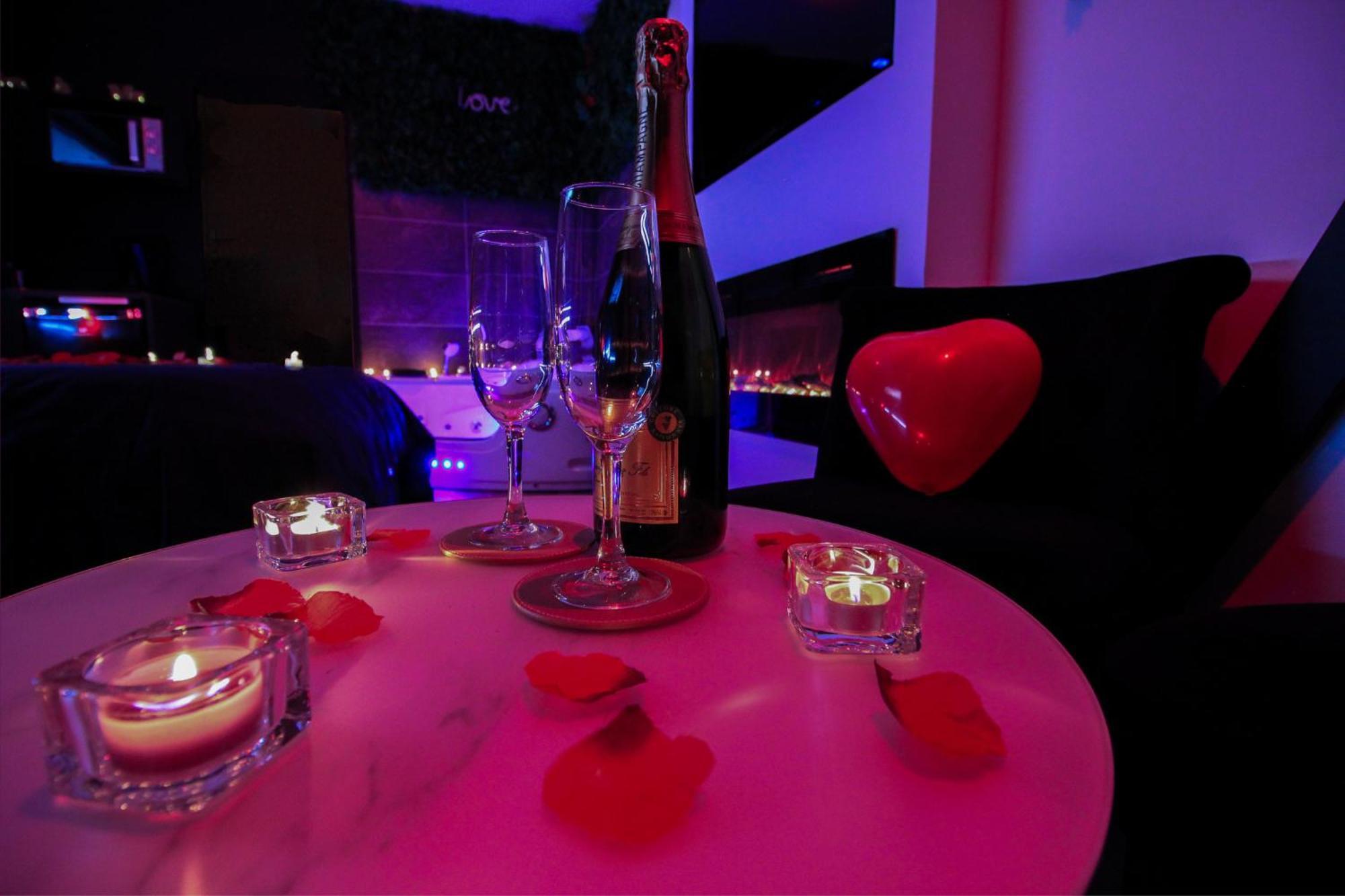Loveroomxspa Bourg-Saint-Christophe Eksteriør bilde