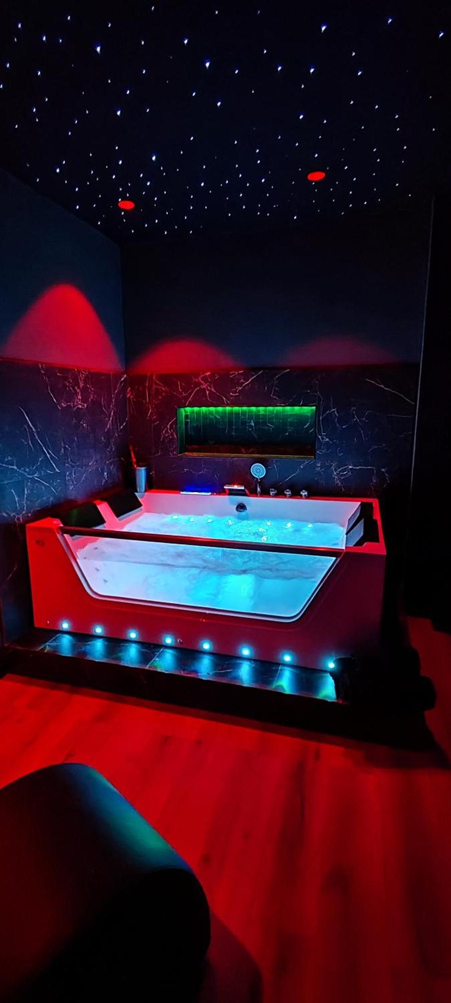 Loveroomxspa Bourg-Saint-Christophe Rom bilde