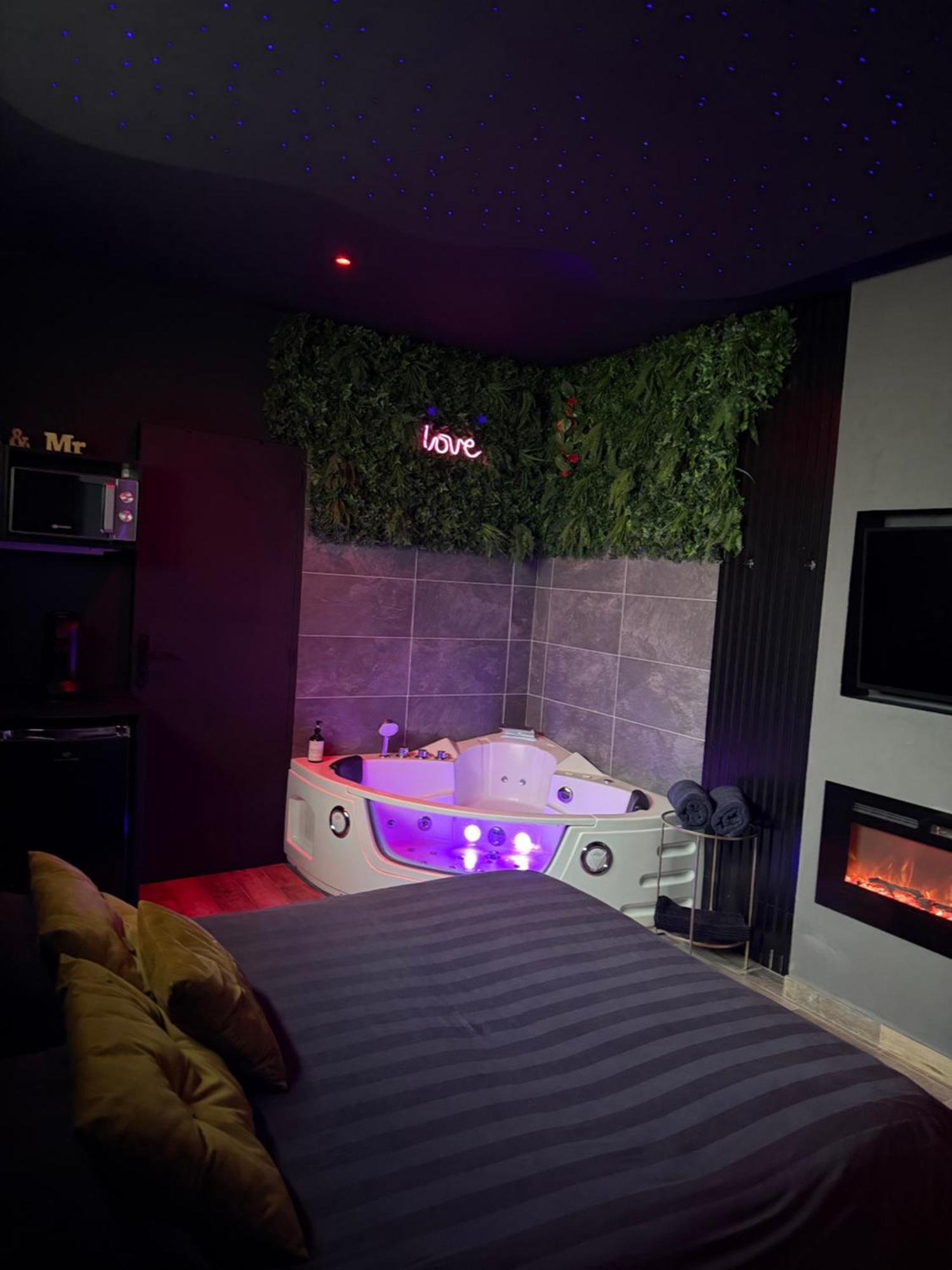 Loveroomxspa Bourg-Saint-Christophe Eksteriør bilde