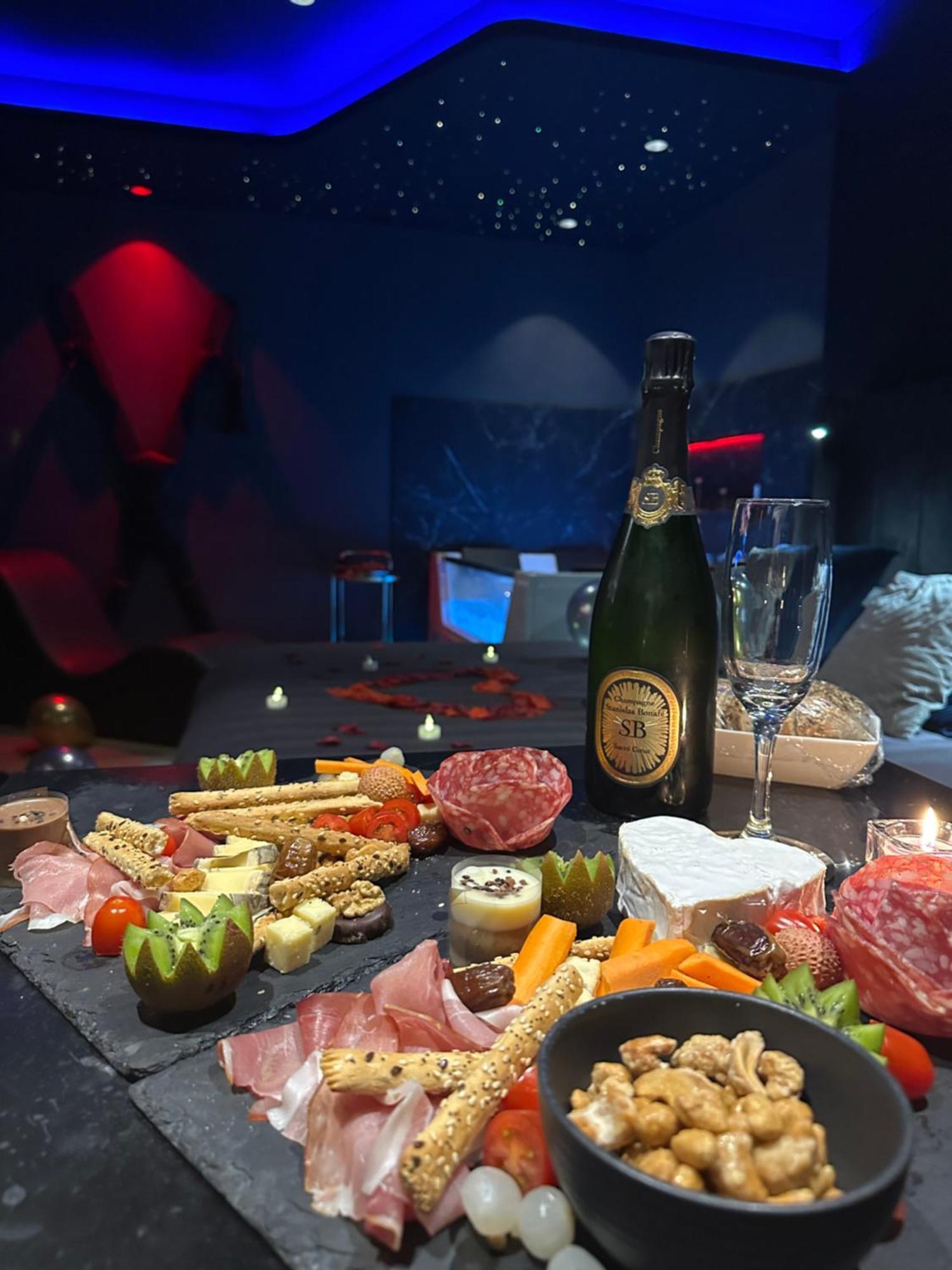 Loveroomxspa Bourg-Saint-Christophe Eksteriør bilde