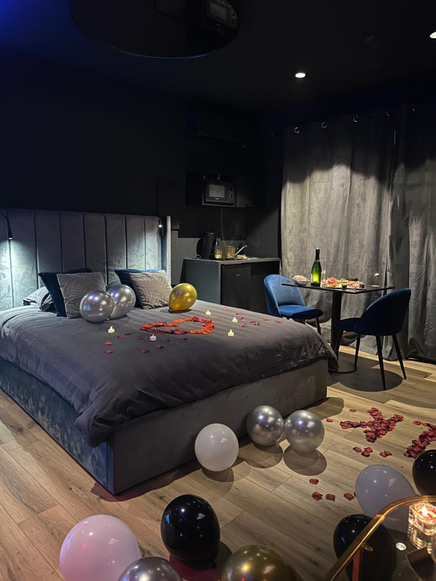 Loveroomxspa Bourg-Saint-Christophe Eksteriør bilde